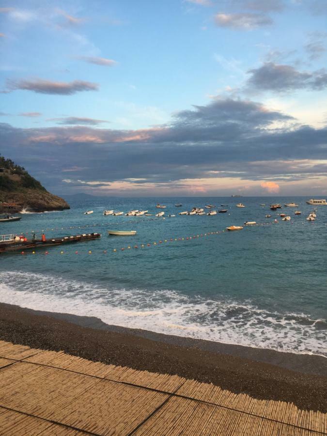 Taverna Del Capitano Marina del Cantone المظهر الخارجي الصورة